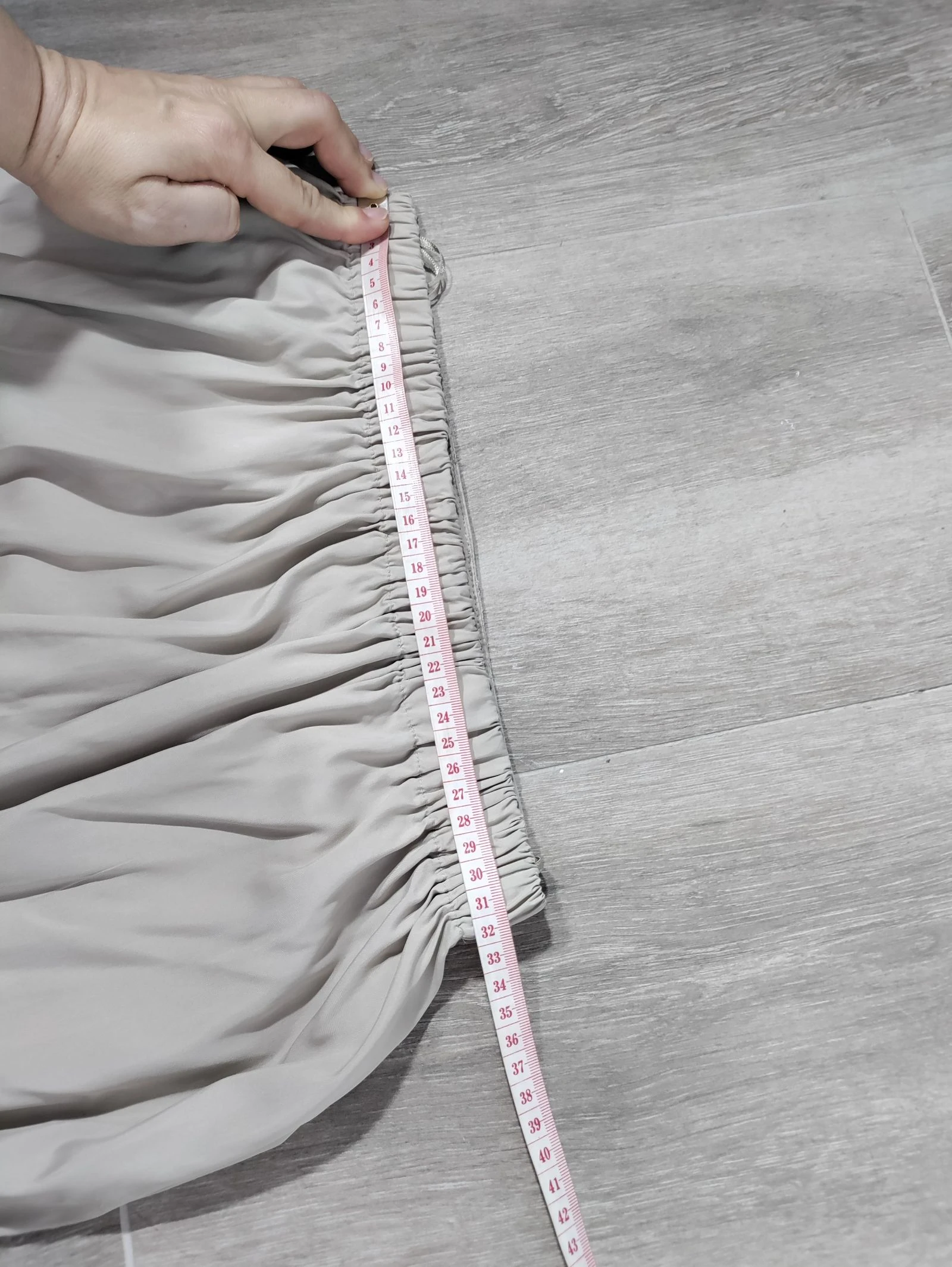 Falda Zara Basic beige con botones y vuelo - Talla XS – photo 11